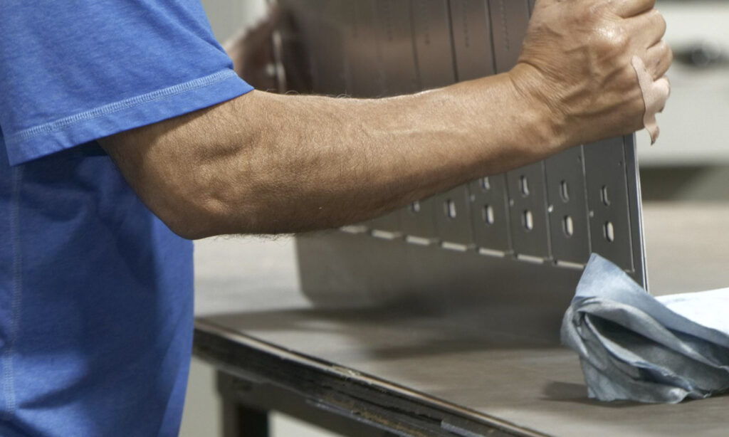 _0002s_0002_punching-5